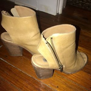 Steve Madden Peep Toe Heels